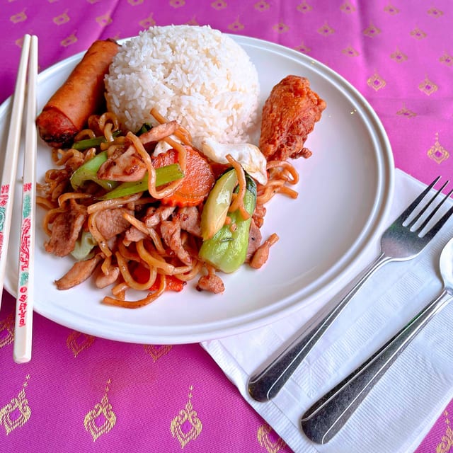 Chicken Chow Mein Special Lunch.