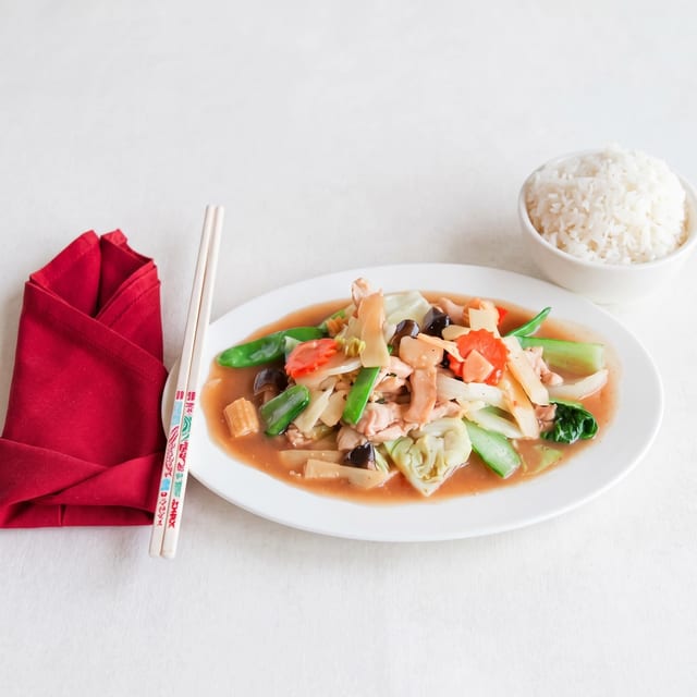 Moo Goo Gai Pan Special Lunch.